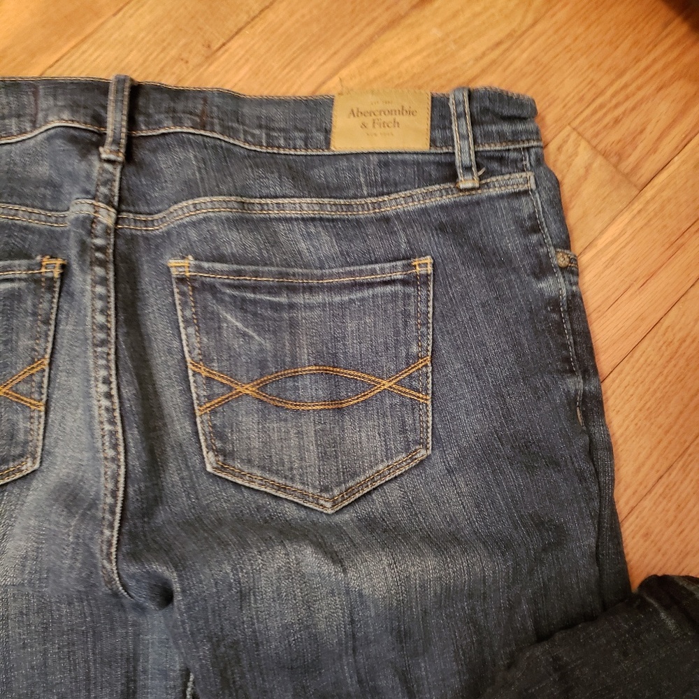 A&F medium wash jeans straight leg